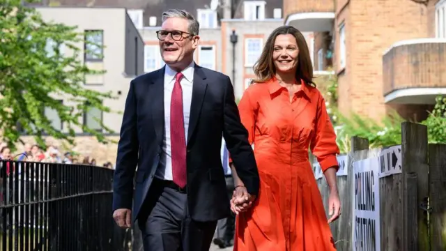 భార్యతో లేబర్ పార్టీ నేత కీర్ స్టార్మర్