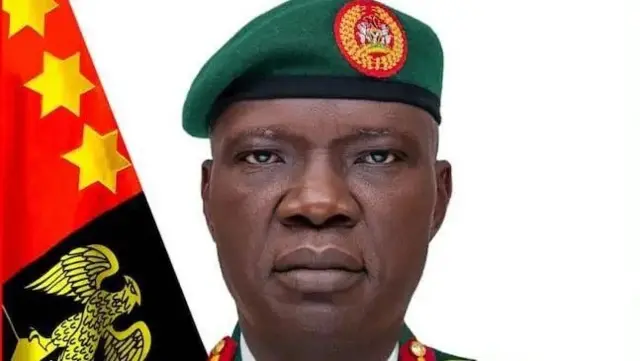 Hoton babban hafsan sojin ƙasar, Laftanar janar Taoreed Lagbaja
