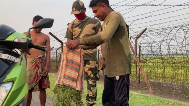 ভারতীয় নাগরিকদের নিয়মিত তল্লাশি হয় সীমান্তে