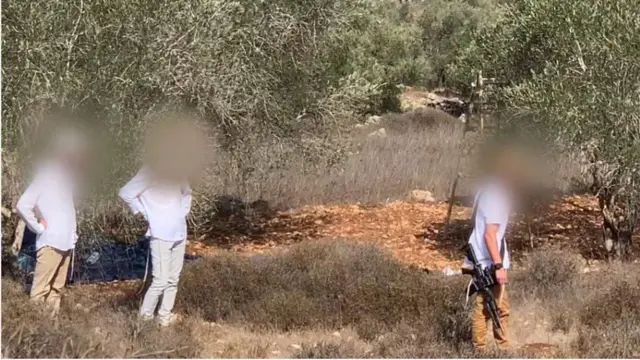 ثلاثة مستوطنين من بين المستوطنين الأربعة الذين قدموا من المستوطنة