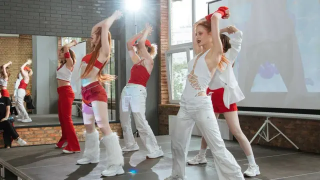 Танцювальний кей-поп кавергурт