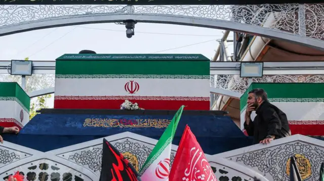 تابوتهایی پوشیده از پرچم ایران