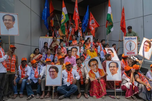 या निवडणुकीत गेल्या वेळेपेक्षा 'घराणेशाही' अधिक वाढली आहे, ते दिसतंच आहे.