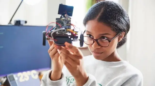 En science, en ingénierie, en design ou en art, la créativité restera la clé fondamentale du succès.