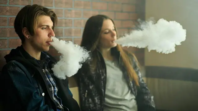 Popularitas rokok elektrik makin tinggi di kalangan anak-anak dan kaum muda.