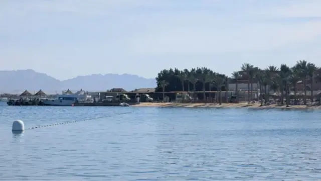 Ambulances don gada for Hurghada, afta one tourist submarine sink off di coast of popular resort.