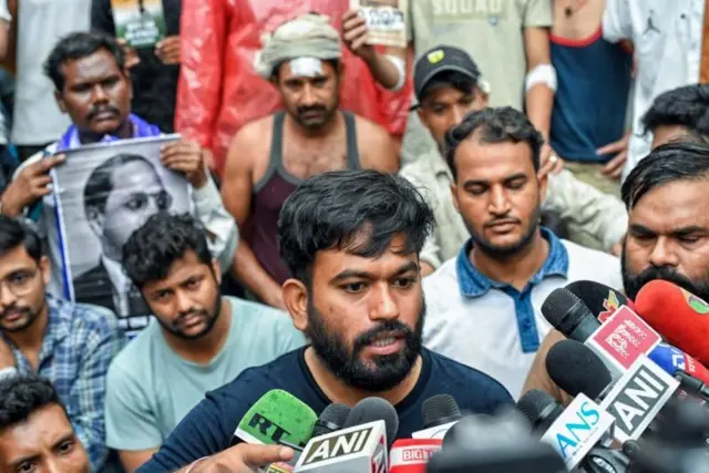  कॉक्रोच जनता पार्टी