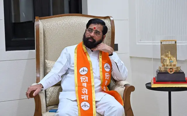 राज्यात महायुतीचं सरकार असलं तरी सत्तास्थापनेपासूनच भाजप आणि शिंदे यांच्या शिवसेनेतल्या कुरबुरी लपून राहीलेल्या नाहीत.
