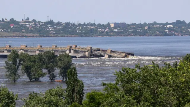 Barragem destruída