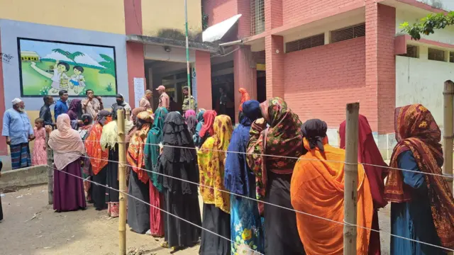 উপজেলা ভোটে হাতে গোনা কয়েকটি জায়গায় ভোটার উপস্থিতি দেখা গেছে 