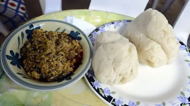 Ofe egusi na nri ọka nri ọka