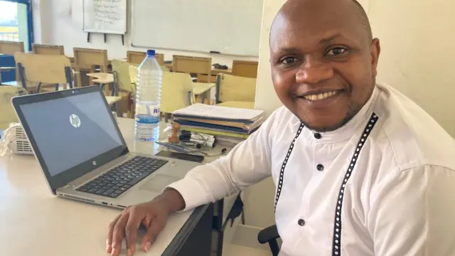  Uwiringiyimana byabaye ngombwa ko ahindura uburyo yigishaga ab'Igiswahili