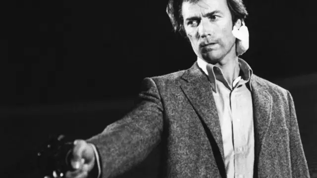 డర్టీహ్యారీ సినిమా సిరీస్ 1971లో వచ్చింది