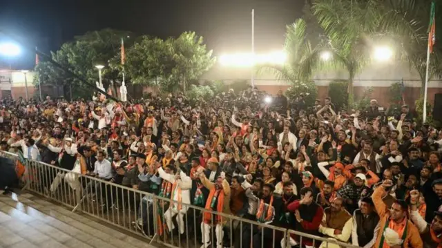 রেকর্ড আসন নিয়ে জয়ের পরে বিজেপি সমর্থকদের উচ্ছাস