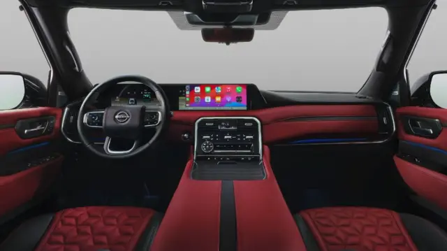  پاترول دو نمایشگر ۱۴.۳ اینچی دارد که با سیستم‌عامل اندروید کار می‌کنند