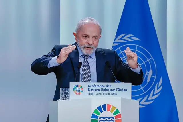 O presidente Lula em fala pública em Nice, na França