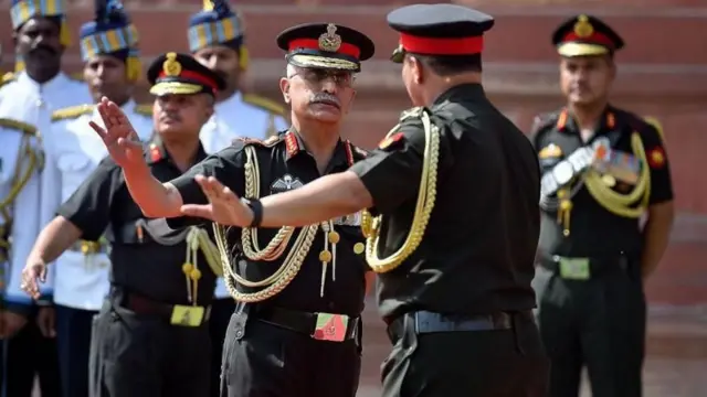 दिल्लीत नियुक्ती होण्याआधी नरवणे कोलकात्यामध्ये पूर्व विभागाचे प्रमुख होते.