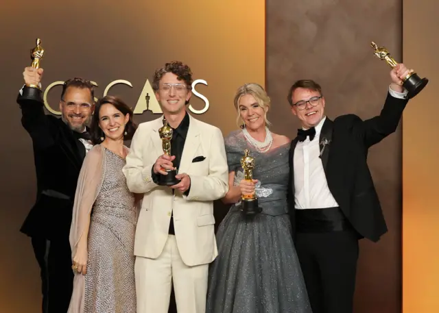 مستند «آقای هیچکس علیه پوتین» Mr Nobody Against Putin برنده جایزه بهترین فلم مستند بلند شد.