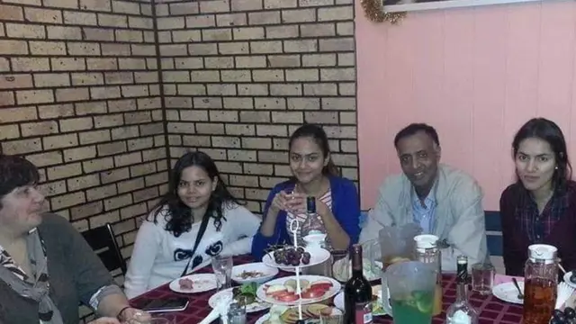 አቶ ተፈራ ከባለቤታቸው እና ከሦስት ልጆቻቸው ጋር 