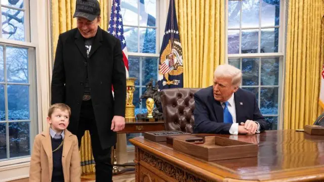 Elon Musk ya kai ziyarar ba zata a ofishin shugaban ƙasa.