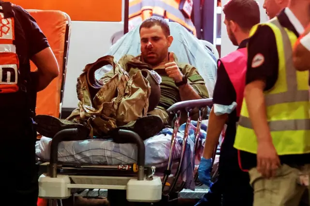 अस्पतालमा घाइते इजरेली सैनिक