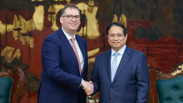 Thủ tướng Phạm Minh Chính và ông Charles James Boyd Bowman, Tổng Giám đốc dự án của tập đoàn Trump Organization tại Việt Nam