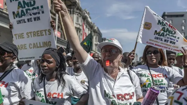 March to March protest against illegal migrants