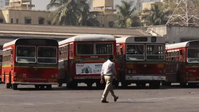 बेस्टला भाडेतत्त्वावरील बसगाड्यांमुळे संकटांना सामोरे जावे लागत आहे.