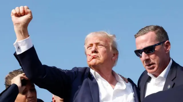 அமெரிக்கா: அதிபர் தேர்தல் களத்தையே மடைமாற்றப் போகும் டிரம்ப் மீதான துப்பாக்கிச்சூடு சம்பவம்