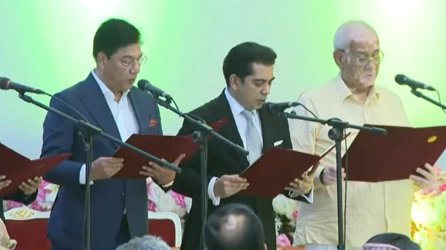 শপথ নিচ্ছেন নতুন মন্ত্রীরা 