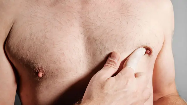 पुरुषांनाही ब्रेस्ट कॅन्सर होऊ शकतो? त्याची लक्षणं काय असतात? डॉक्टरांना कधी दाखवायचं? 