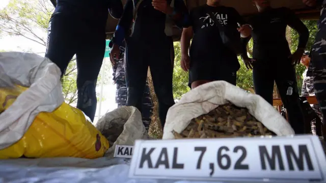 TNI AL menemukan ribuan amunisi dari kaliber 7,62 mm hingga 12,7 mm.