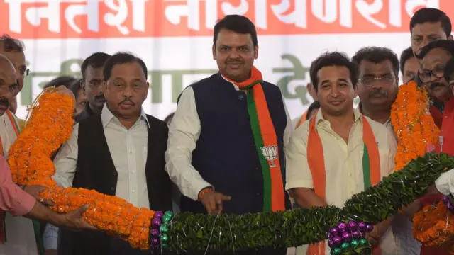 राज्याचे गृहमंत्री देवेंद्र फडणवीस, नितेश राणे आणि नारायण राणे