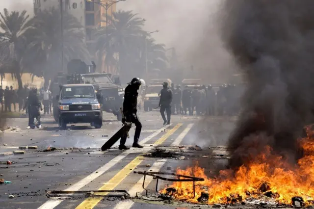 La repression violente des manifestations politiques au Sénégal entre 2021 et 2024 a fait plus de 70 morts selon les organisations de droits de l'homme.