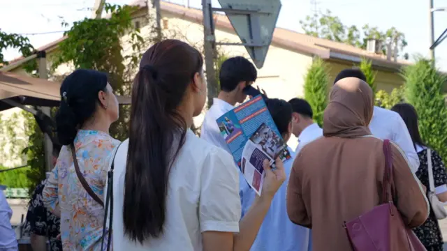 Июлнинг сўнгги ҳафталарида ёшлар маҳаллий университетлар учун тест топширмоқда.