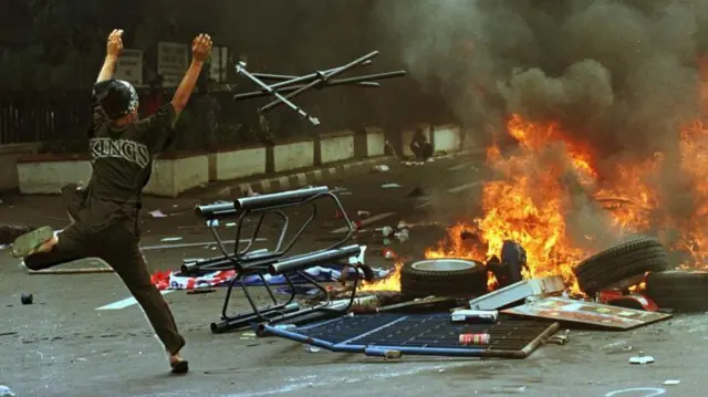 Kerusuhan pada 14 Mei 1998 di Jakarta
