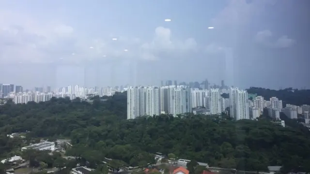 Foto kondisi udara di Singapura, Selasa (02/10). 