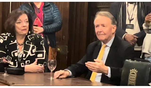 ኣብ ዌስት ምኒስተር ፓርላማ ዓባይ ብሪጣንያ ናይ ኤርትራውያን እሱራት ጋዜጠኛታት ኢግዚቢሺን ይረአ ኣሎ!