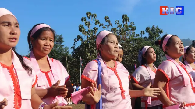 နှစ်သစ်ကူးနေ့မှာ မြင်တွေ့ရတဲ့ ကရင် အမျိုးသမီးများ 