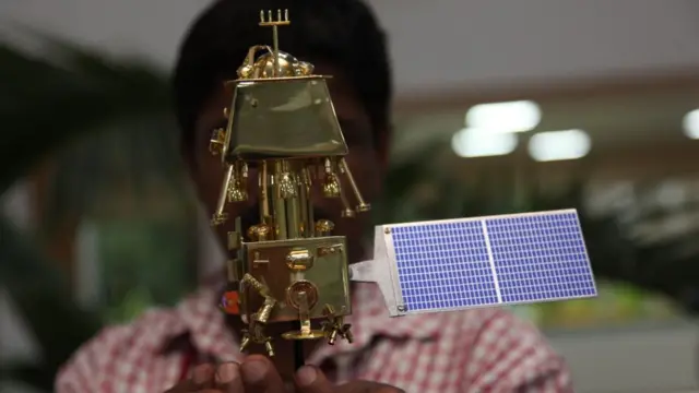 இஸ்ரோவில் பள்ளி மாணவர்களுக்கான பயிற்சி திட்டம்