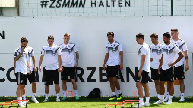 ইটালির উত্তরে জিরলান শহরে অনুশীলন করছে জার্মানির ২০১৮ বিশ্বকাপ স্কোয়াড, মে ২৮, ২০১৮। এখানেই ৭ই জুন পর্যন্ত অনুশীলন চলবে।