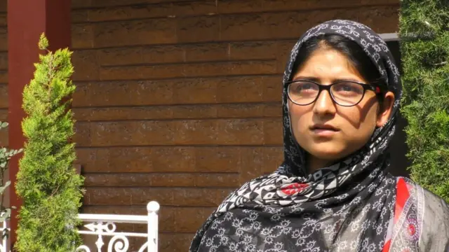 افرا شکور، چھروں کا شکار کشمیری لڑکی