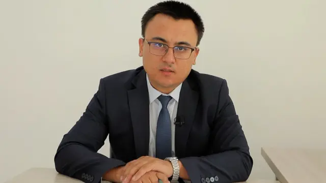 матбуот котиби