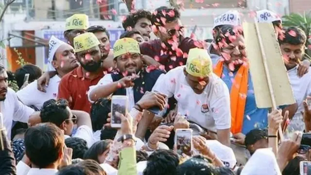 સાડા ત્રણ માસ સુધી જેલની સજા ભોગવ્યા બાદ શનિવારે પાટીદાર નેતા અલ્પેશ કથીરિયા કેદમાંથી બહાર આવ્યા