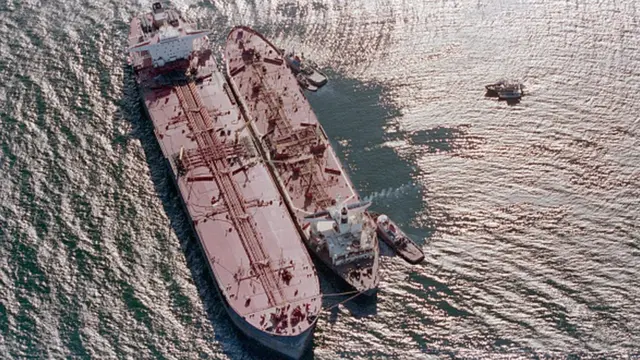 tanker, kapal tanker, kapal minyak, fossil fuel, bahan bakar minyak, energi terbarukan, energi ombak, energi gelombang