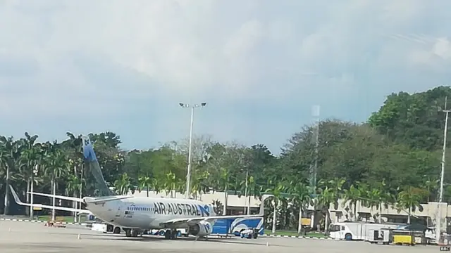 පිරිස පිටුවහල් කෙරුණු ගුවන් යානය