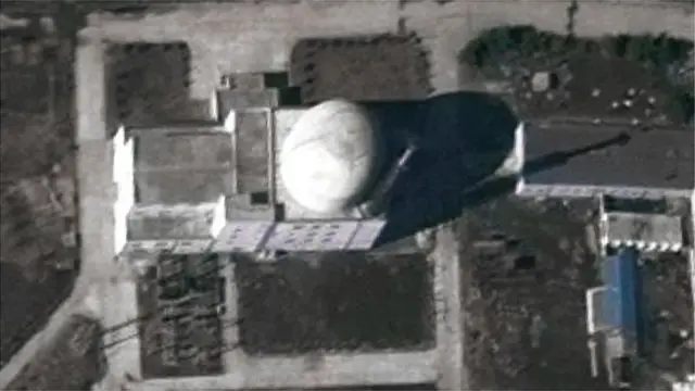 यंगब्यन परमाणु रिएक्टर की 2018 की एक सैटेलाइट तस्वीर