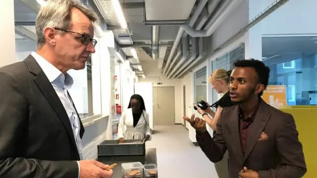 ብስኩቱን ለማበልጸግ በርካታ ጥናቶችን እንዳደረጉ የሚጠቅሰው ናኦድ፤ ከዓለም የምግብ ፕርግራም እና ዴንማርክ ውስጥ ከሚገኝ ዩኒቨርሲቲ ጋር በጋራ እየሠሩ እንደሚገኙ ተናግሯል።