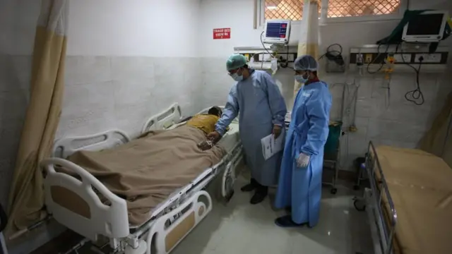 यूपी में कोरोनाः नियंत्रण से बाहर हो रहे हैं लखनऊ में हालात