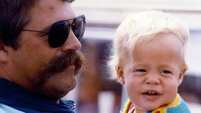 Jan na slici sa sinom 1982. godine